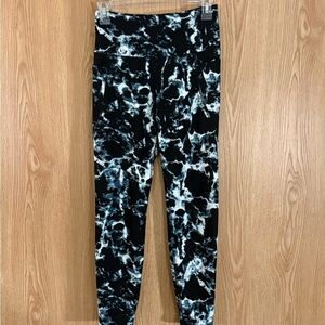 Old Navy Active Athletic Black and White Tie Dye Leggings